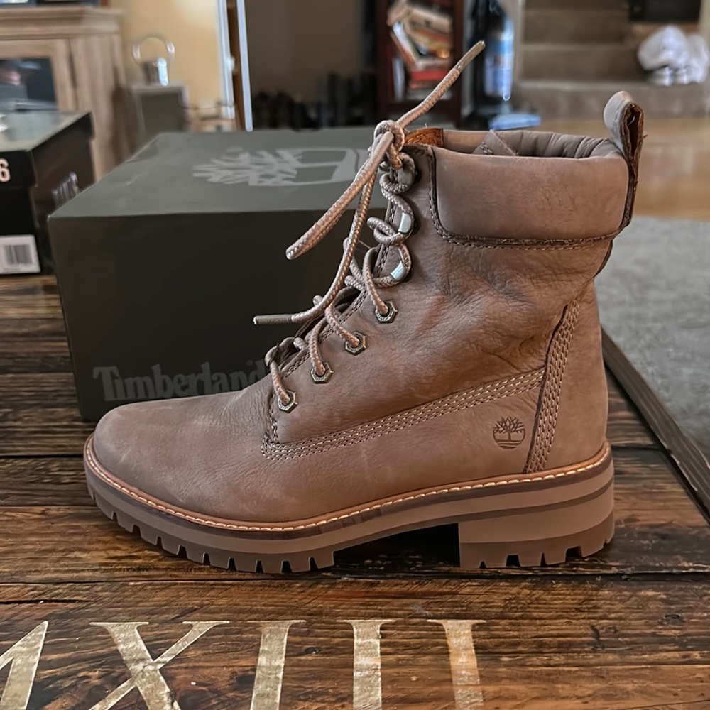 Timberland Courmayeur Valley 6” boot in Taupe Nubuck